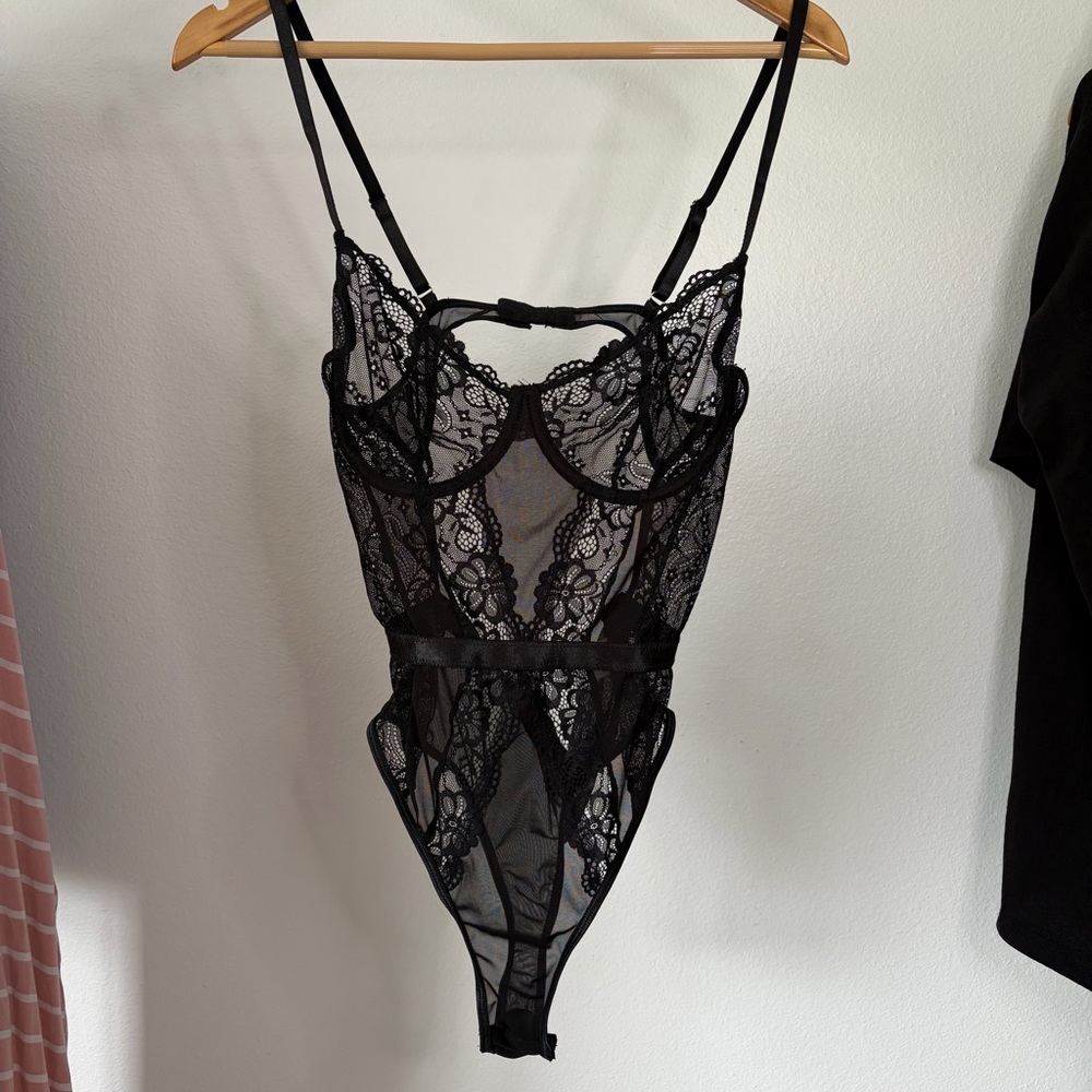 Sheer Lace Underwire Bodysuit Thong - Black